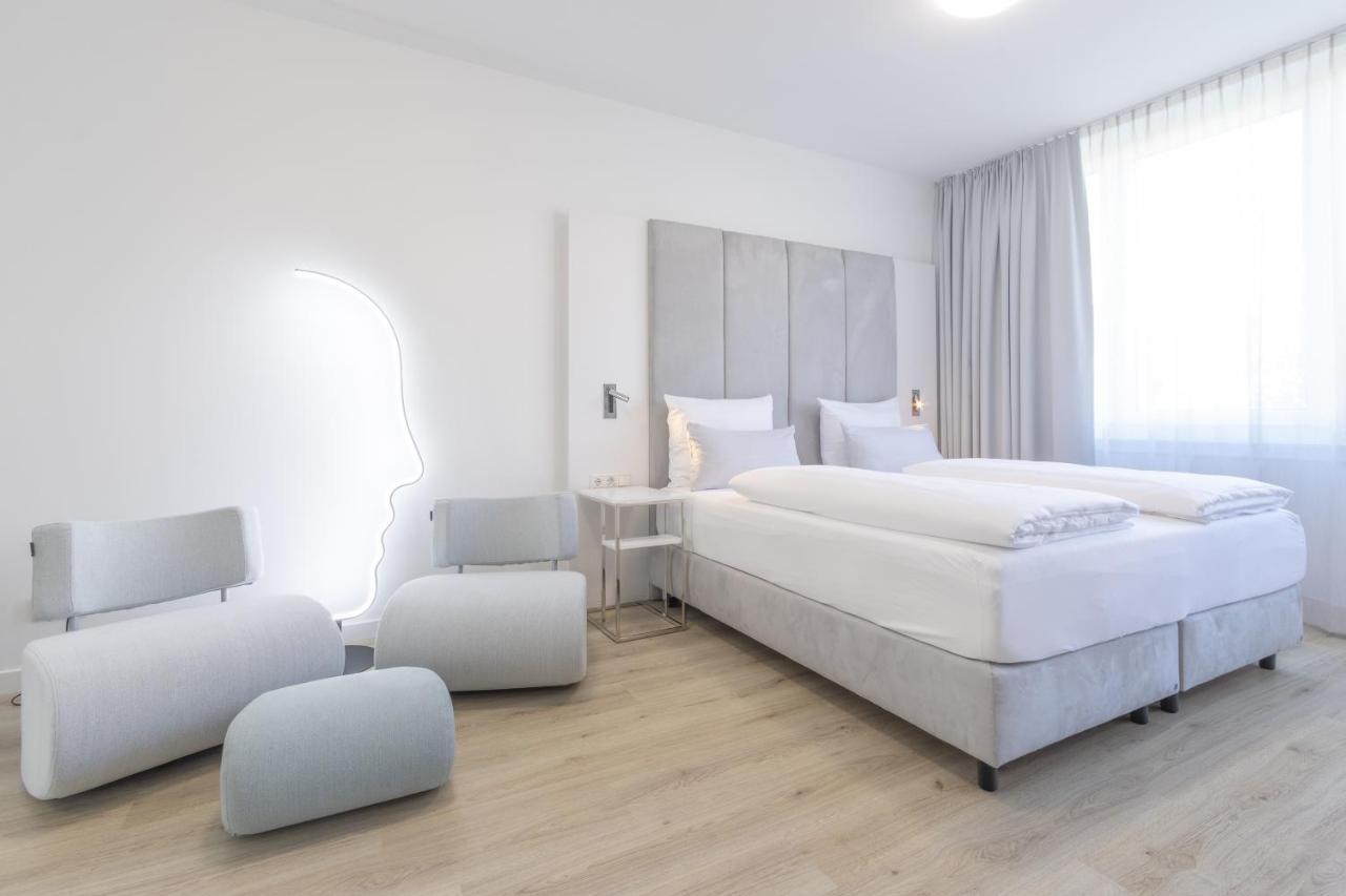 Zzzpace Smart-Hotel Bielefeld Zentrum Екстер'єр фото